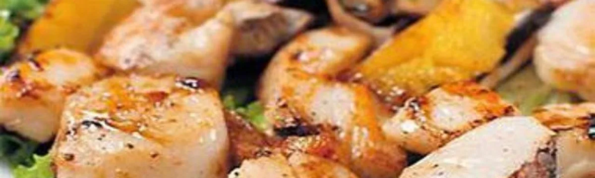 Морской гребешок, приготовленный вместе с грибами-шампиньонами