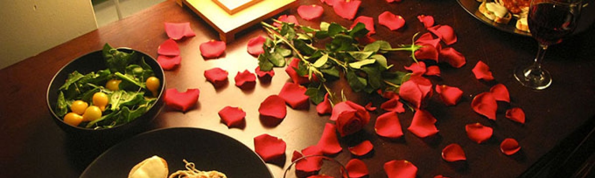 Романтический ужин на 14 февраля: как организовать и что подать на стол