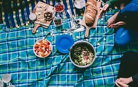 10 закусок, которые можно взять с собой на пикник